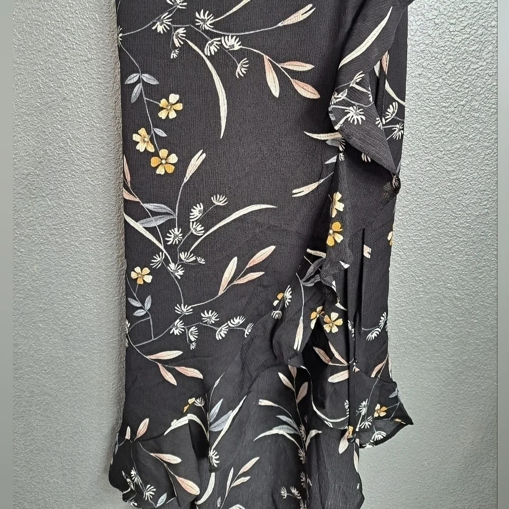 NWT Lulus Black Floral  Wrap Dress  Size M - Picture 7 of 9
